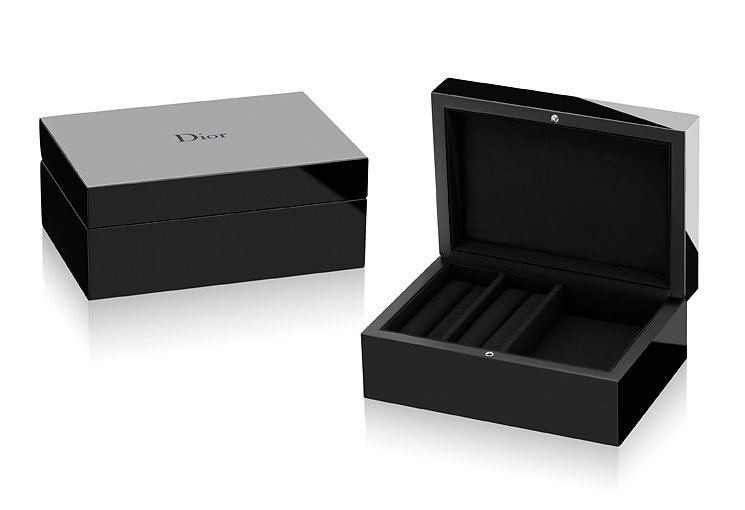 Photo boite noire laquée Dior
